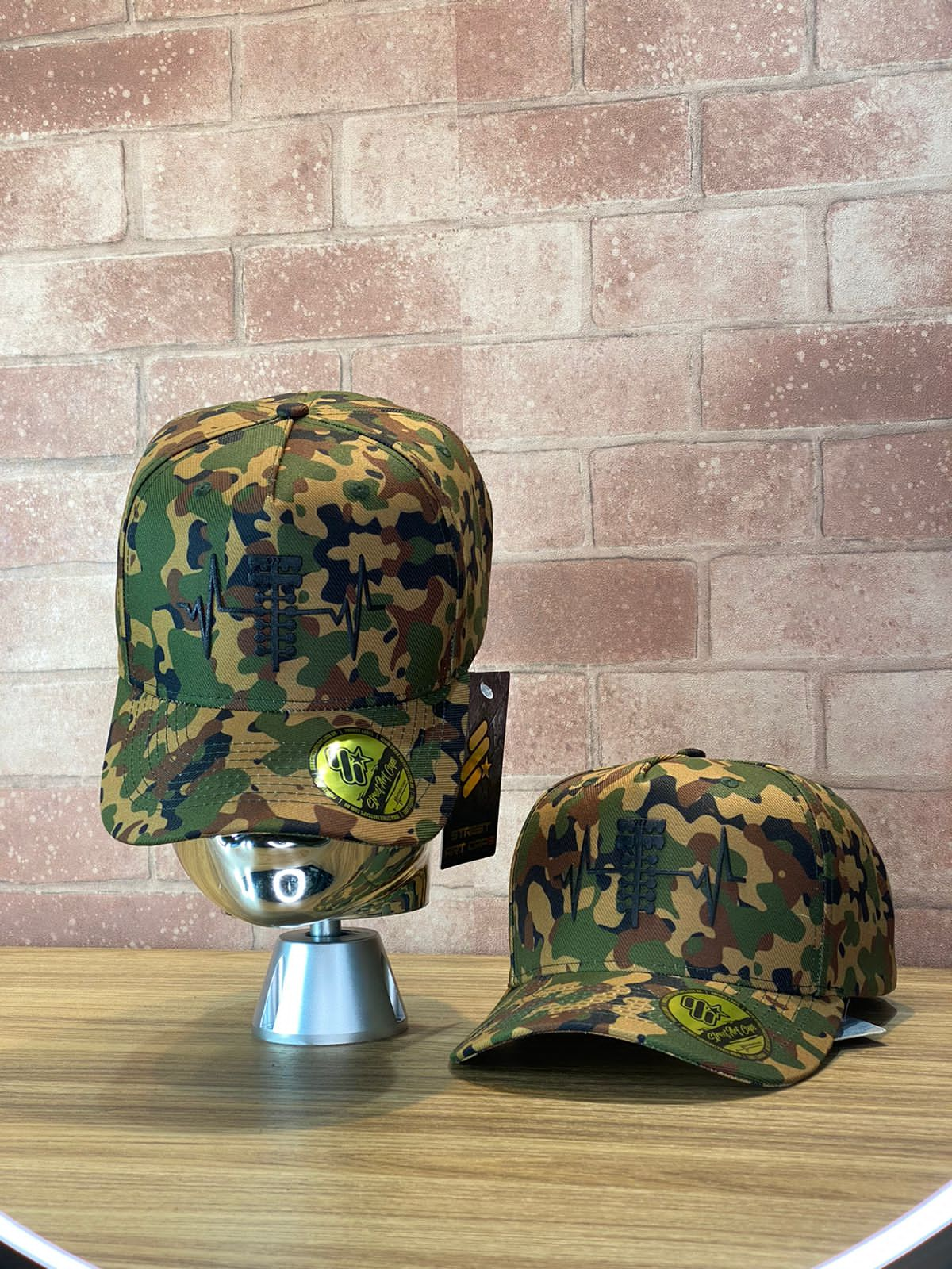 Boné pinheirinho camuflado