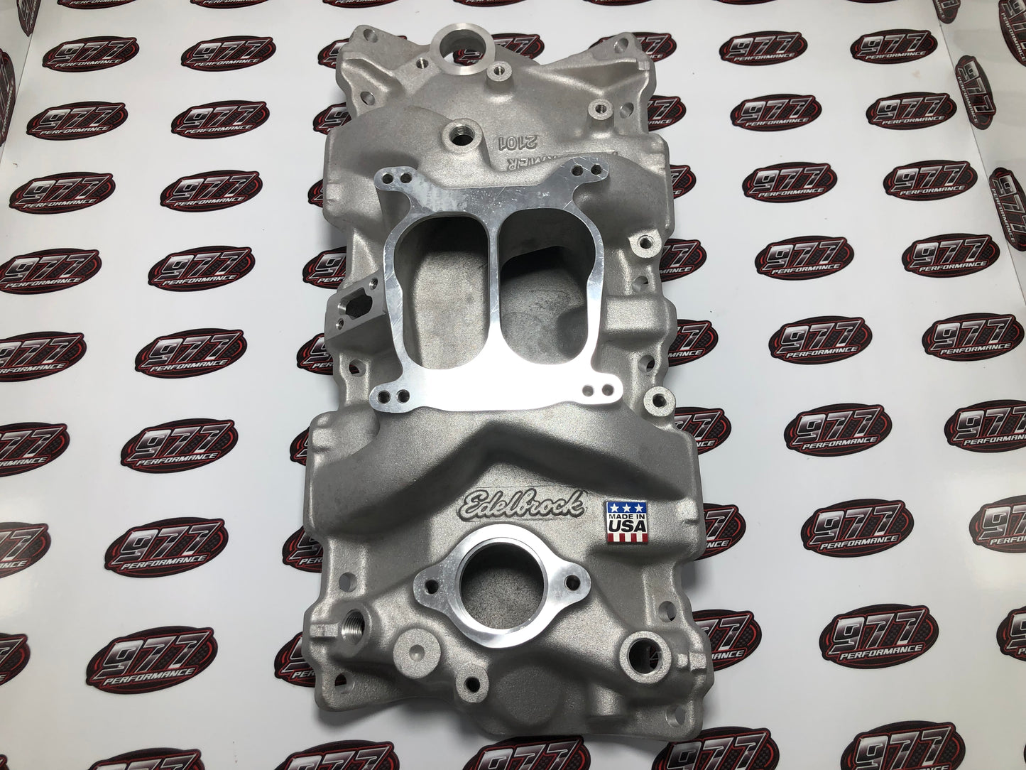 Coletor de Admissão - Chevy GM - Small Block - Edelbrock - 2101